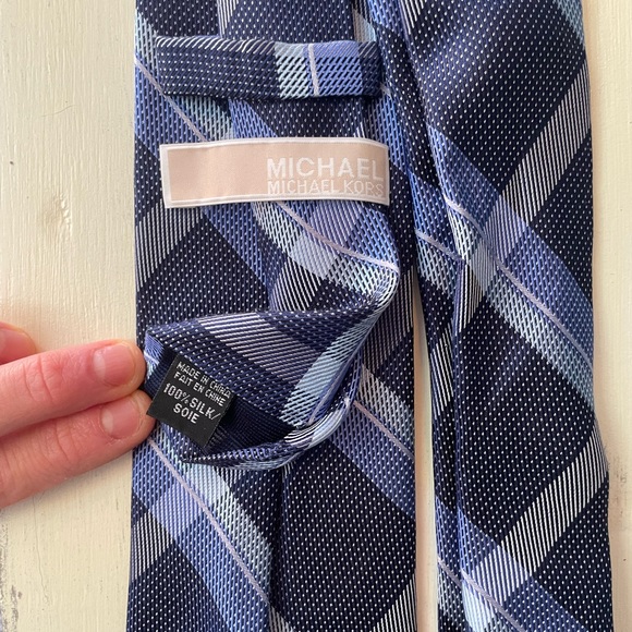 Michael Kors Silk Tie - Picture 2 of 2